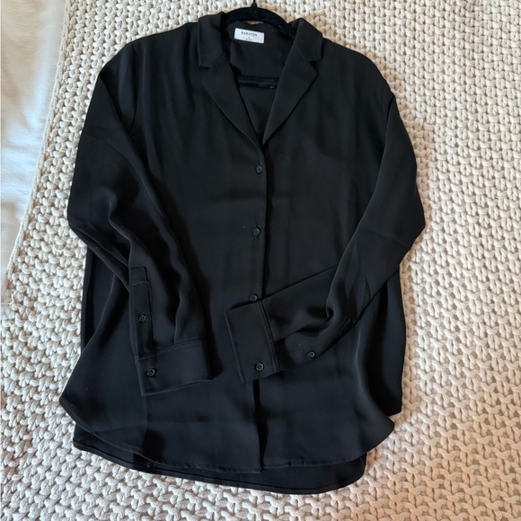 Aritzia Blouse - Picture 1 of 2